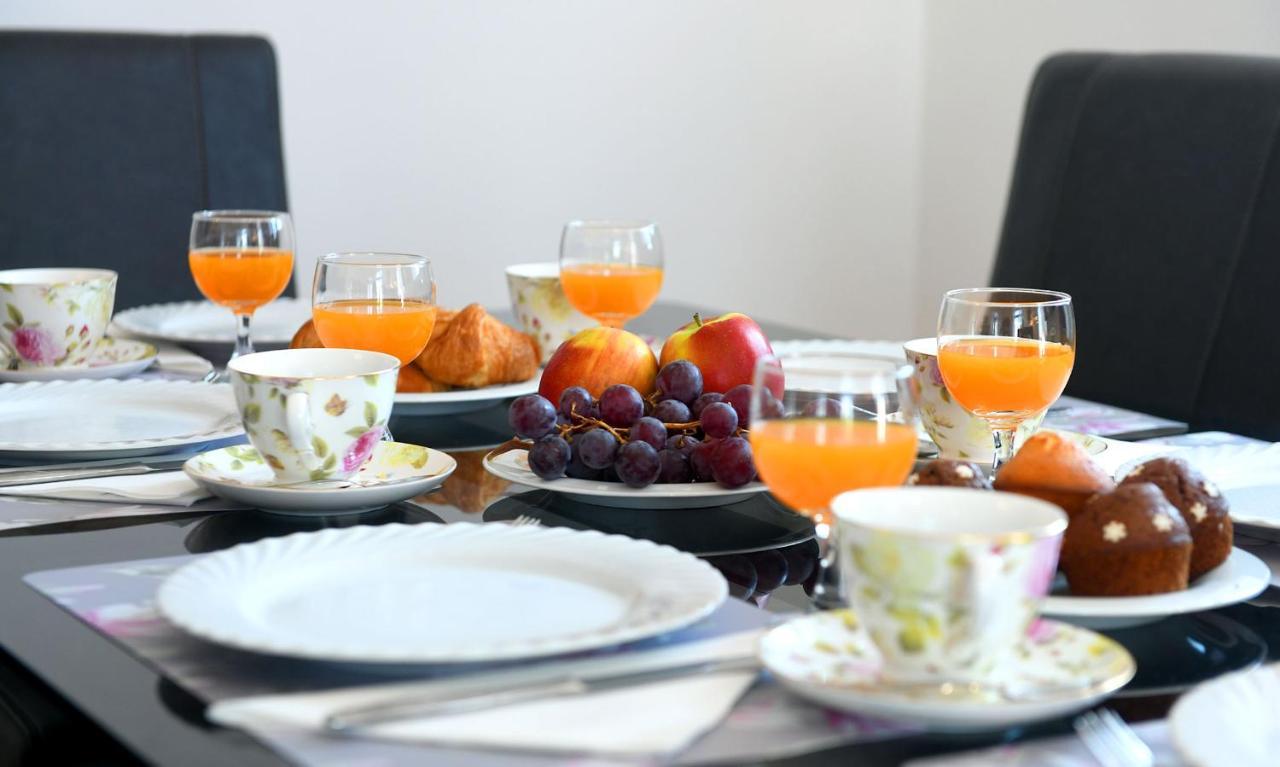 Divia Apartment Rijeka Bagian luar foto