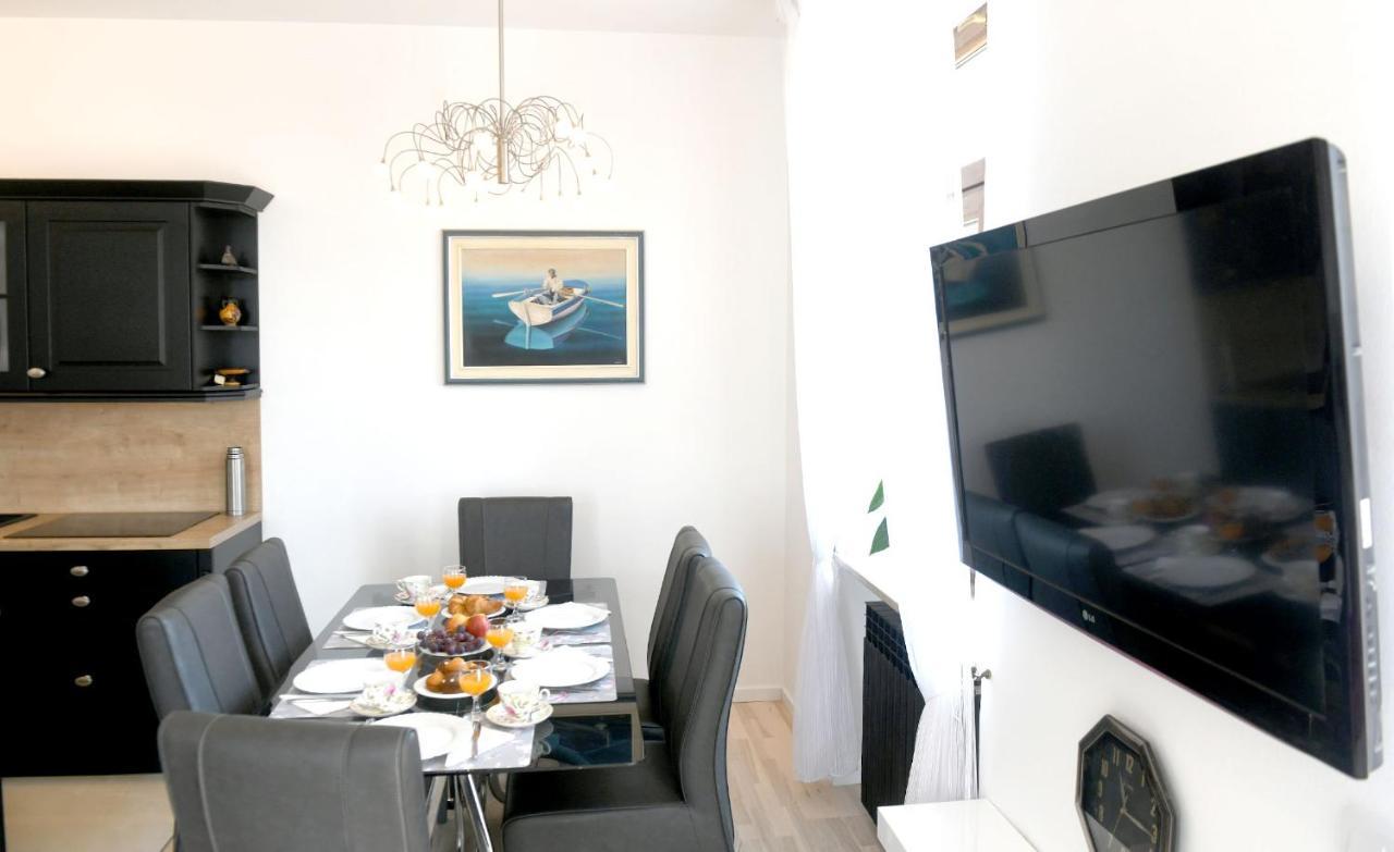 Divia Apartment Rijeka Bagian luar foto