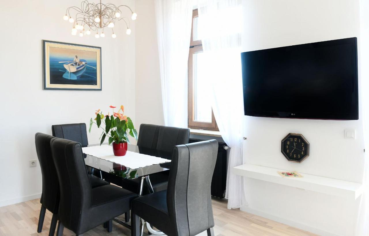 Divia Apartment Rijeka Bagian luar foto