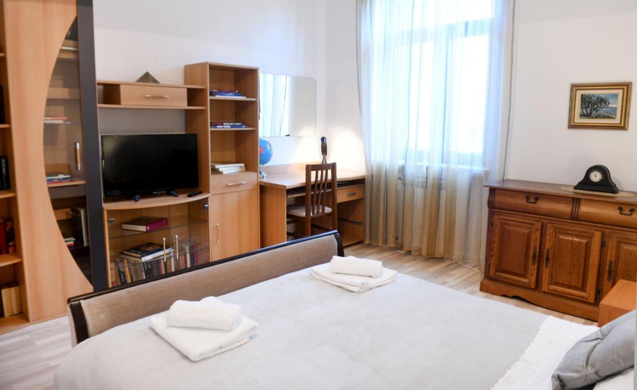 Divia Apartment Rijeka Bagian luar foto
