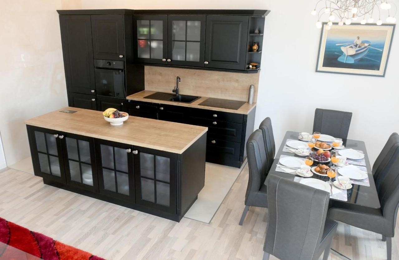 Divia Apartment Rijeka Bagian luar foto