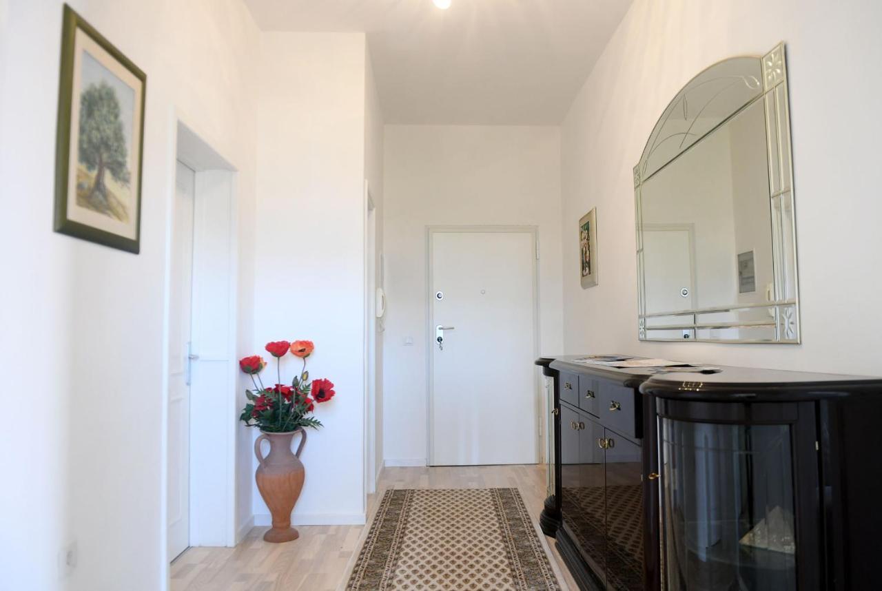 Divia Apartment Rijeka Bagian luar foto