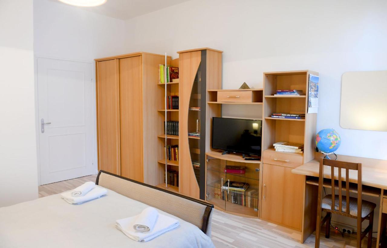 Divia Apartment Rijeka Bagian luar foto