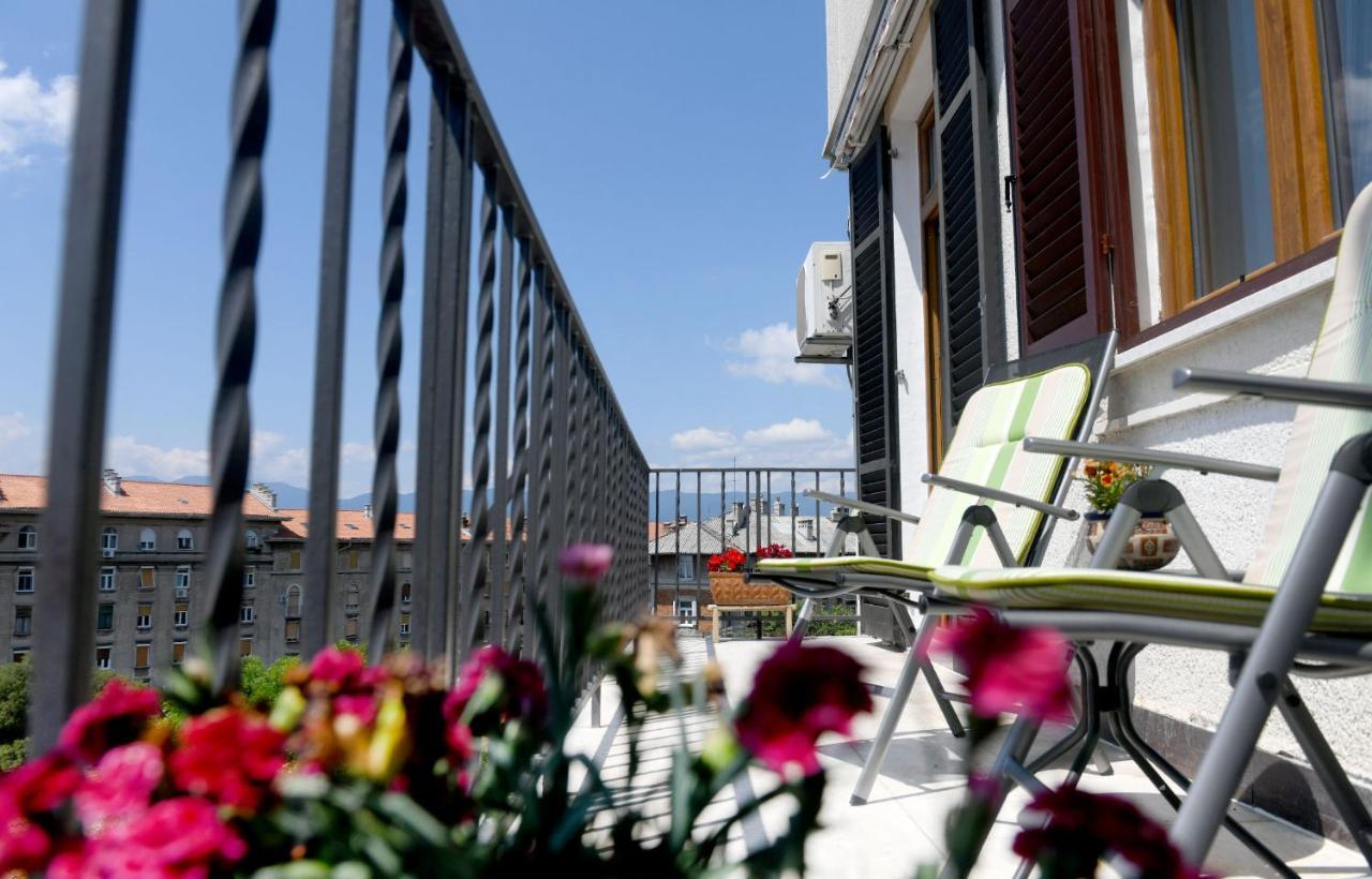 Divia Apartment Rijeka Bagian luar foto